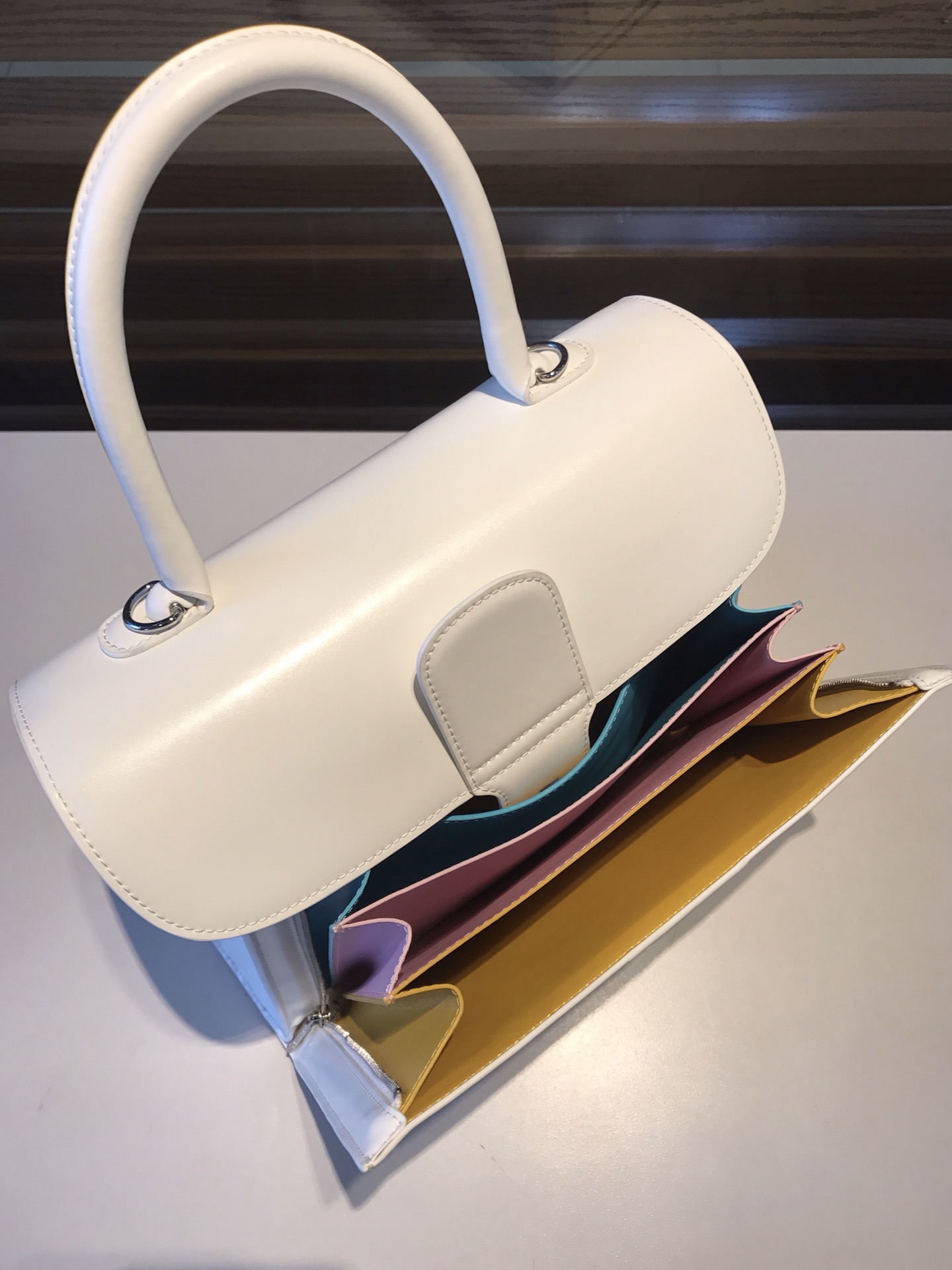 델보 브리앙 매직 박스백